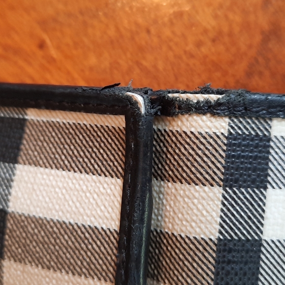 Burberry authentic Nova Check wallet - Picture 13 of 14